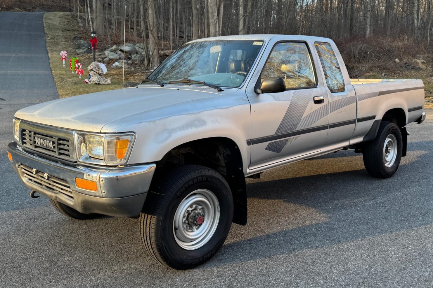 1989 Toyota Pickup Deluxe VIN JT4RN13P1K0008392 | Hagerty